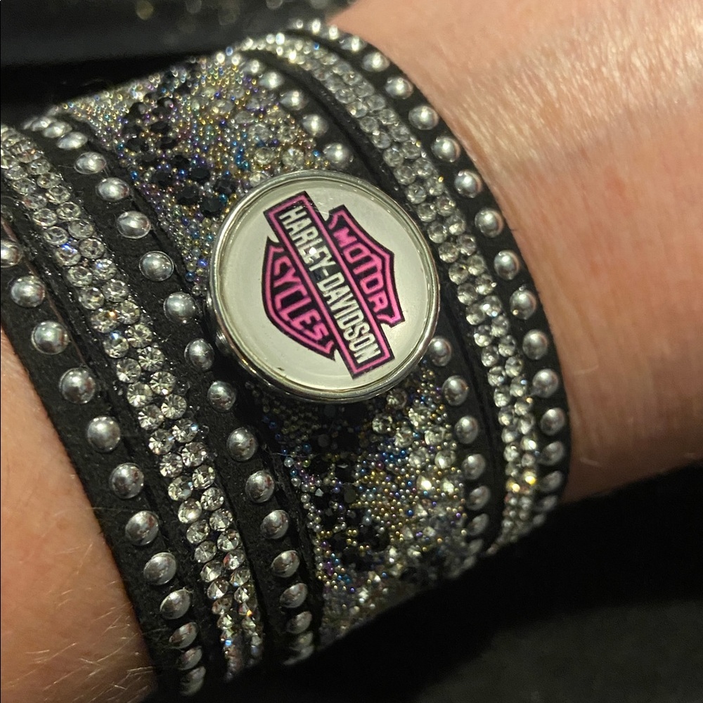 HD Snap Bling Bracelet - Picture 1 of 4